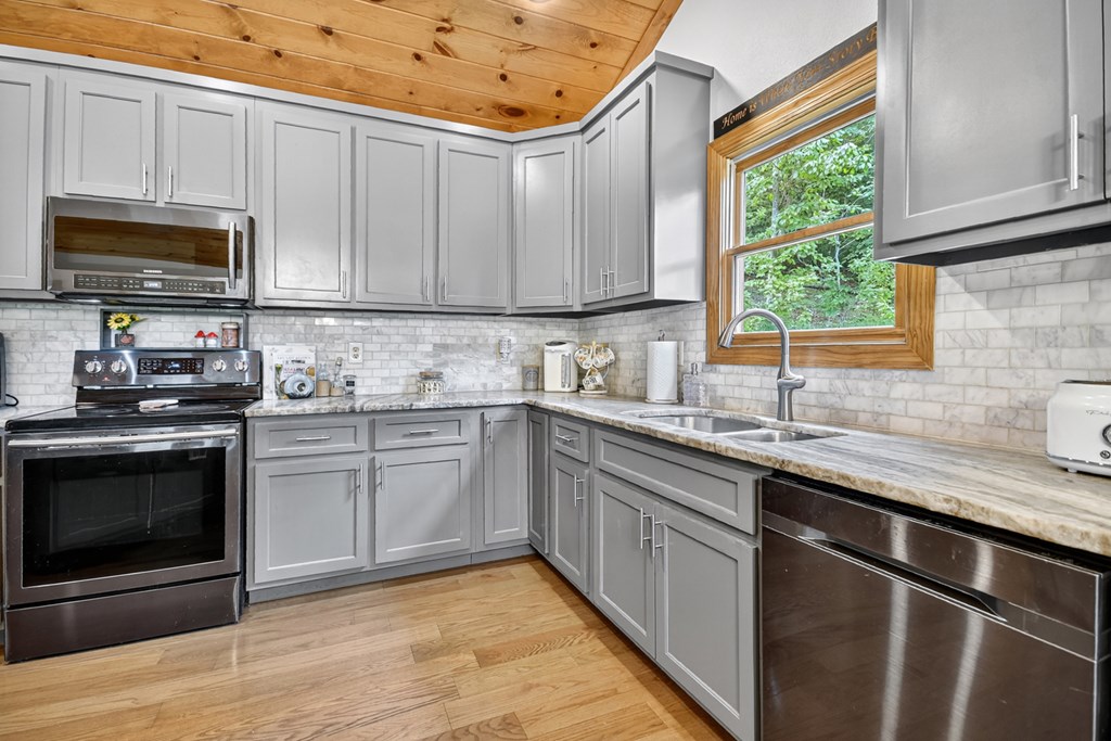 417327 Murphy Residential