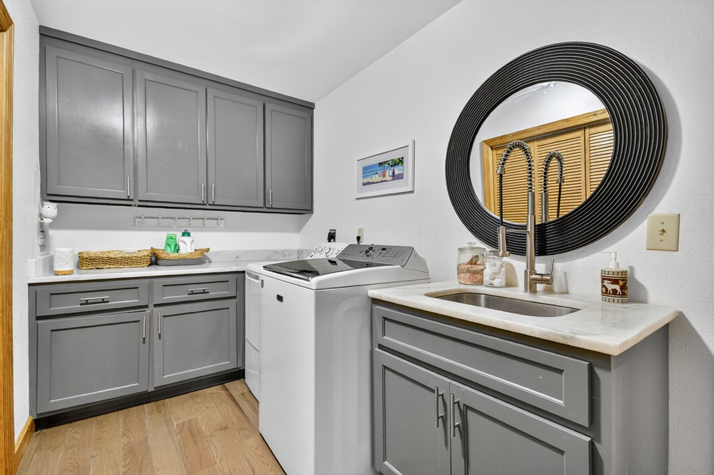 417327 Murphy Residential