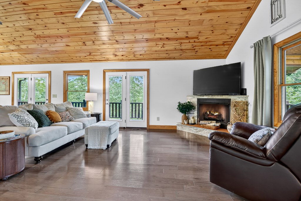 417327 Murphy Residential