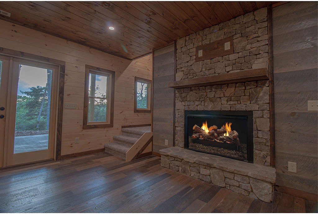 417364 Morganton Residential