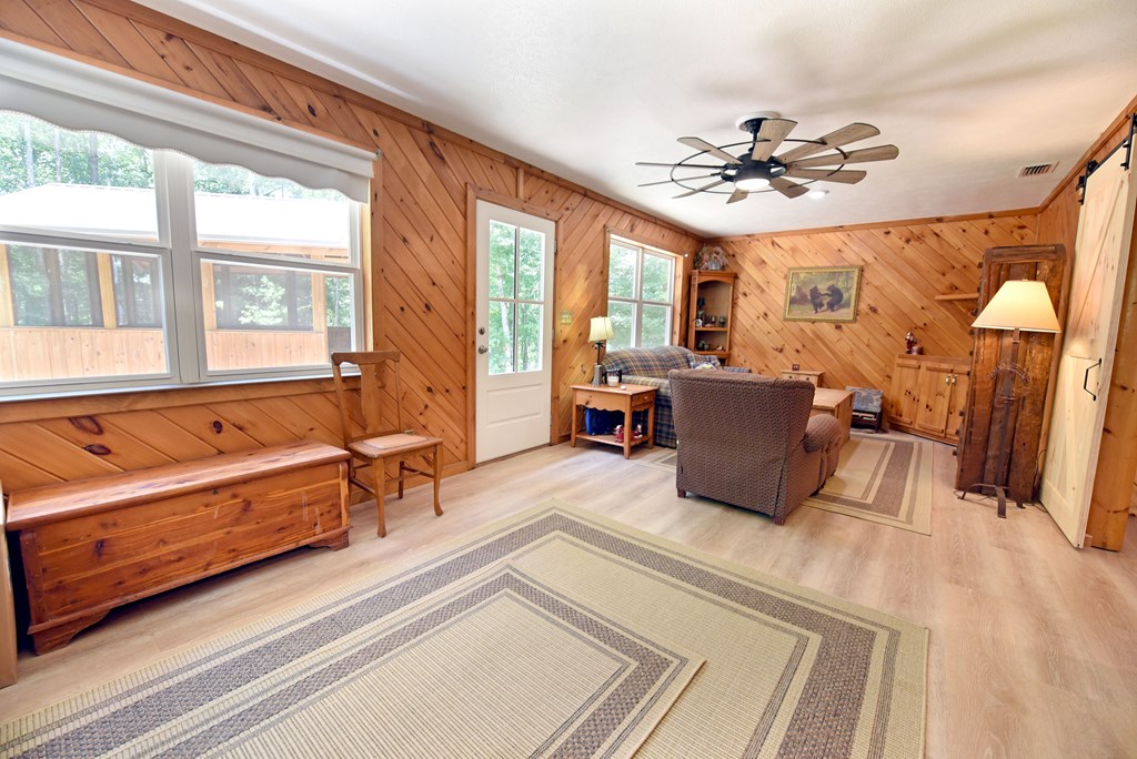 417379 Mineral Bluff Residential