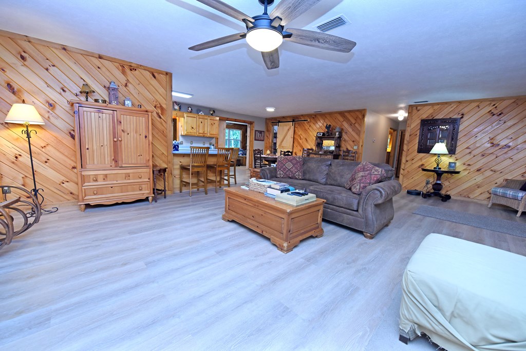 417379 Mineral Bluff Residential