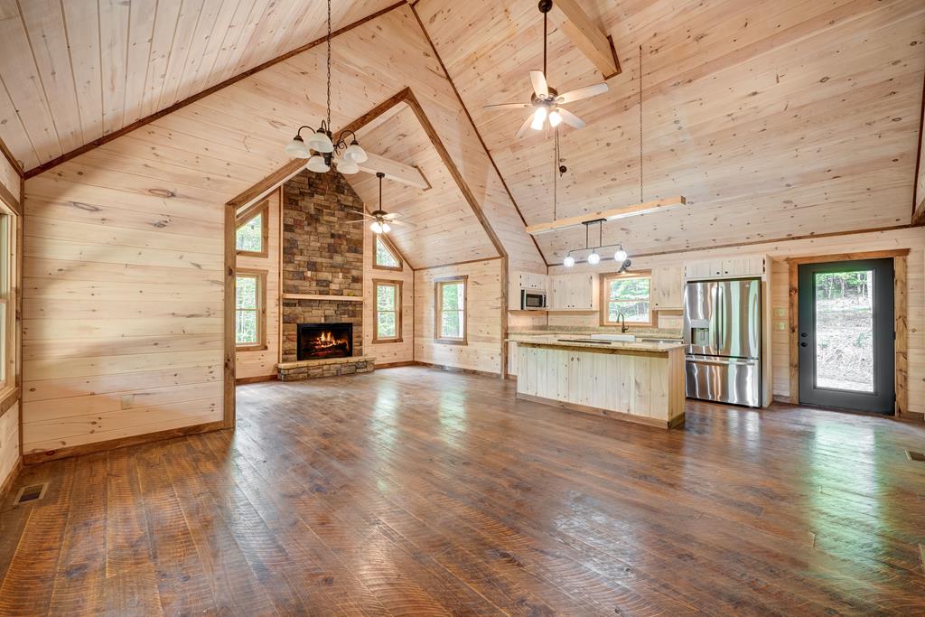 417435 Mineral Bluff Residential