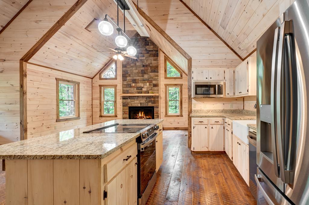 417435 Mineral Bluff Residential