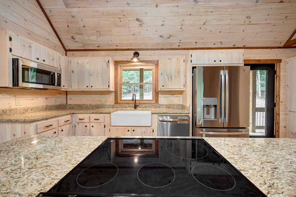 417435 Mineral Bluff Residential