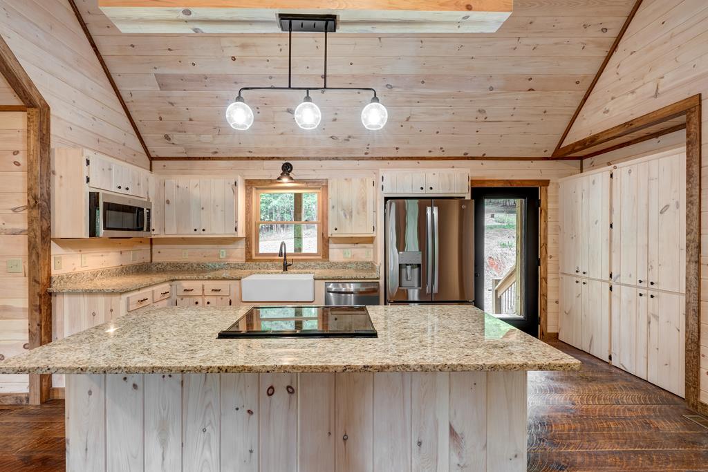 417435 Mineral Bluff Residential