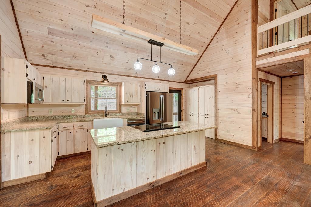 417435 Mineral Bluff Residential