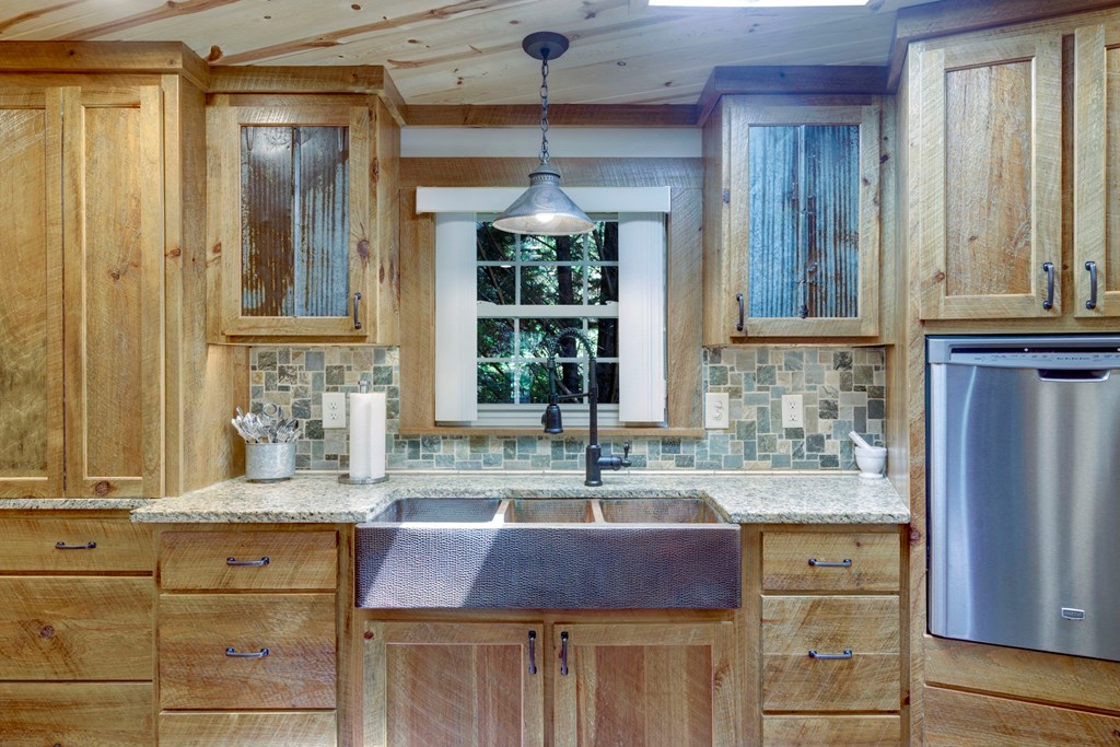 417493 Hiawassee Residential