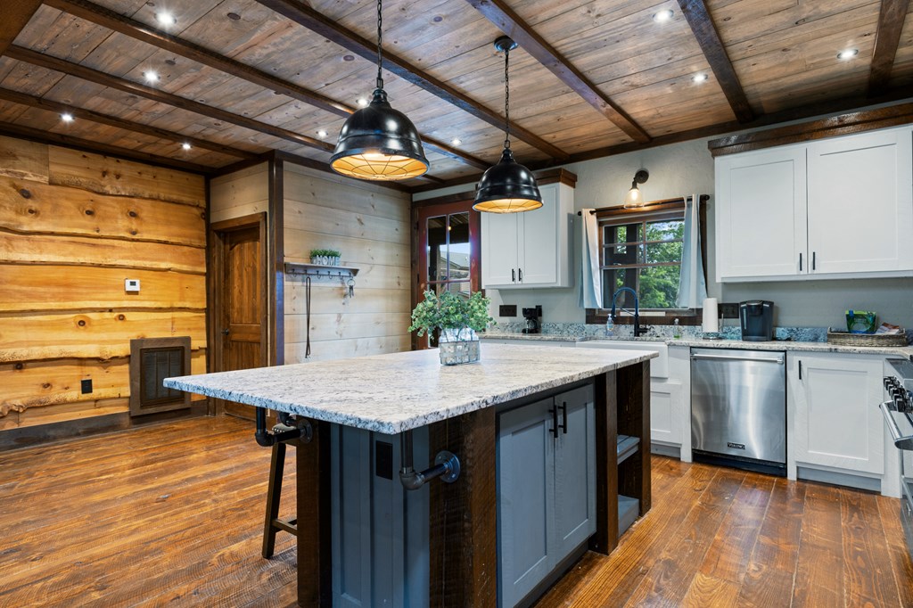 417499 Blue Ridge Residential