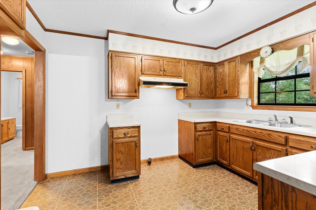 417522 Chatsworth Residential