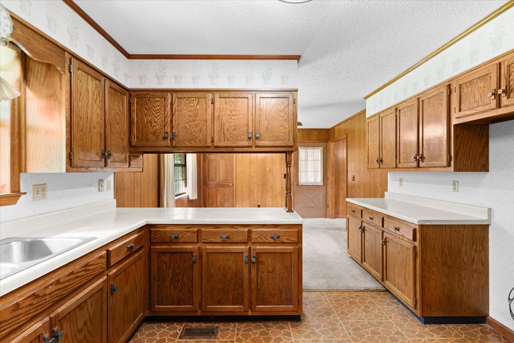 417522 Chatsworth Residential