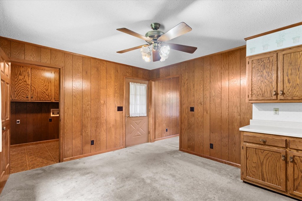 417522 Chatsworth Residential