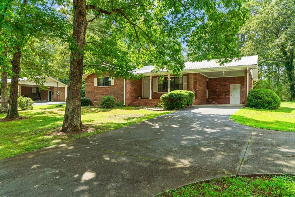 417522 Chatsworth Residential
