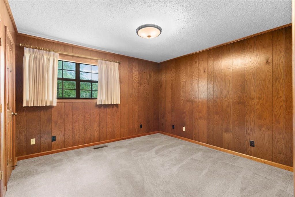417522 Chatsworth Residential
