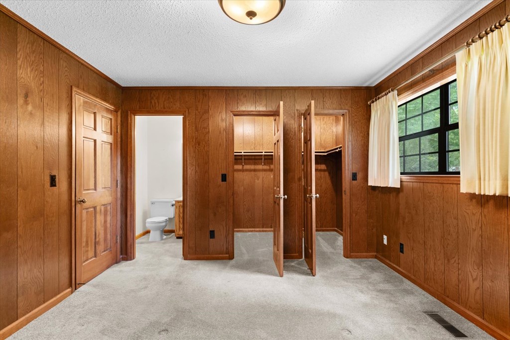 417522 Chatsworth Residential