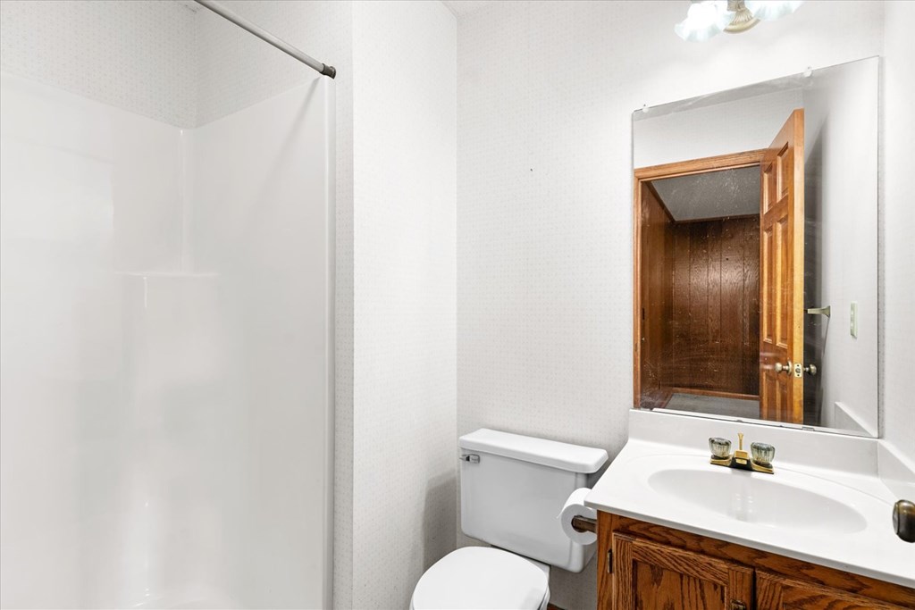 417522 Chatsworth Residential