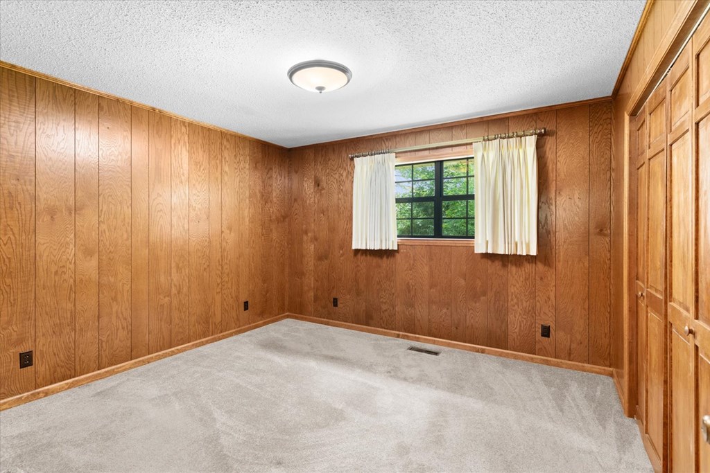 417522 Chatsworth Residential