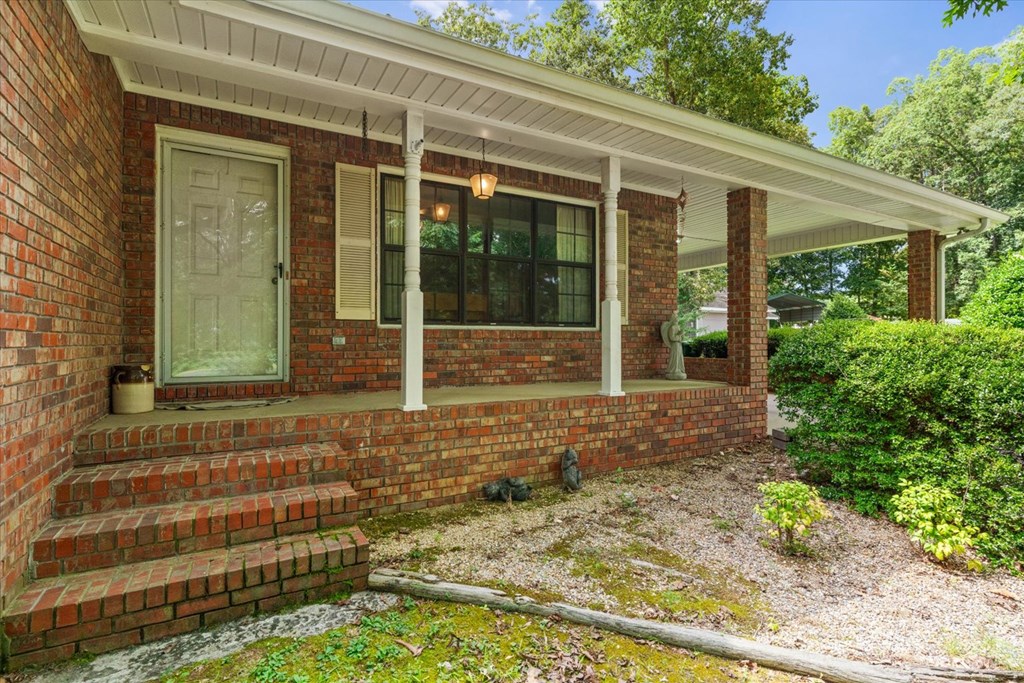 417522 Chatsworth Residential