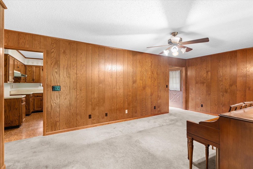 417522 Chatsworth Residential