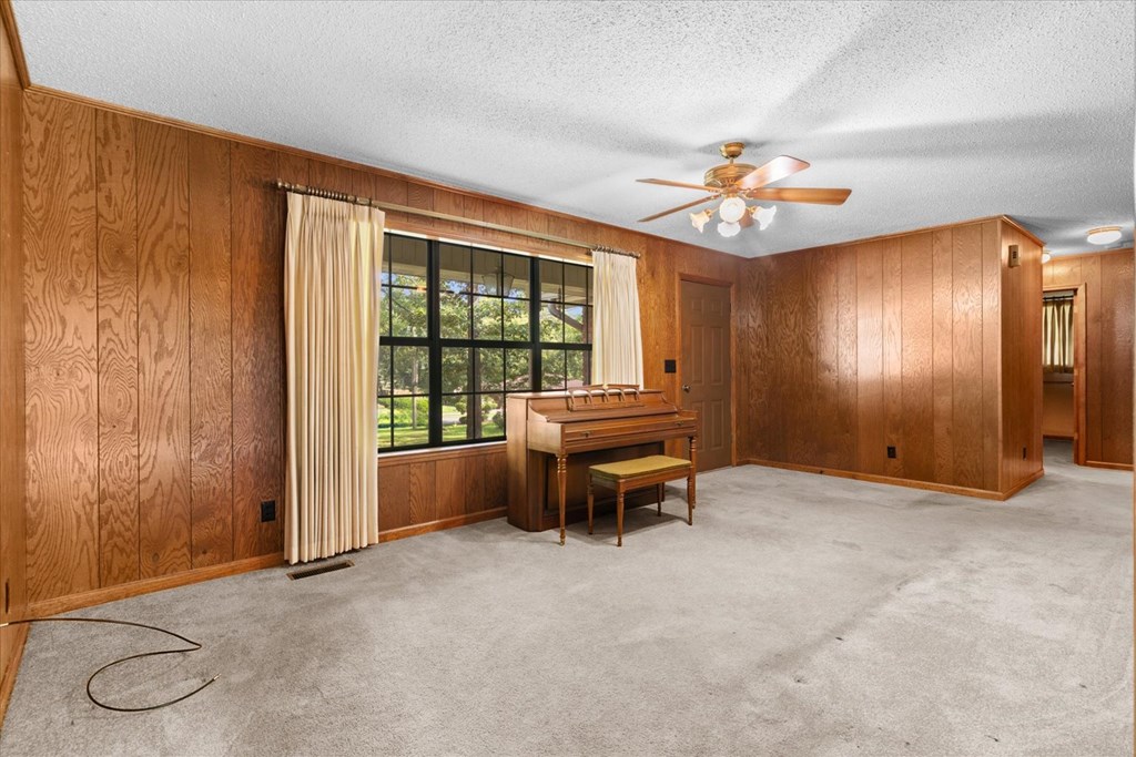 417522 Chatsworth Residential