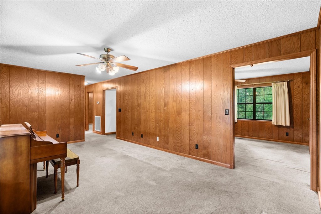 417522 Chatsworth Residential