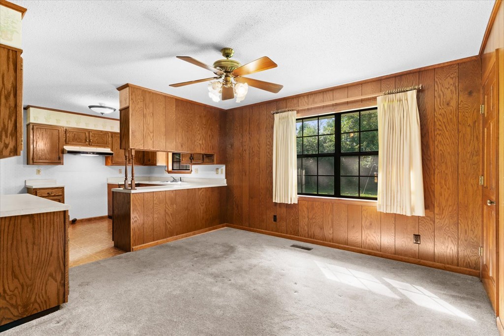 417522 Chatsworth Residential
