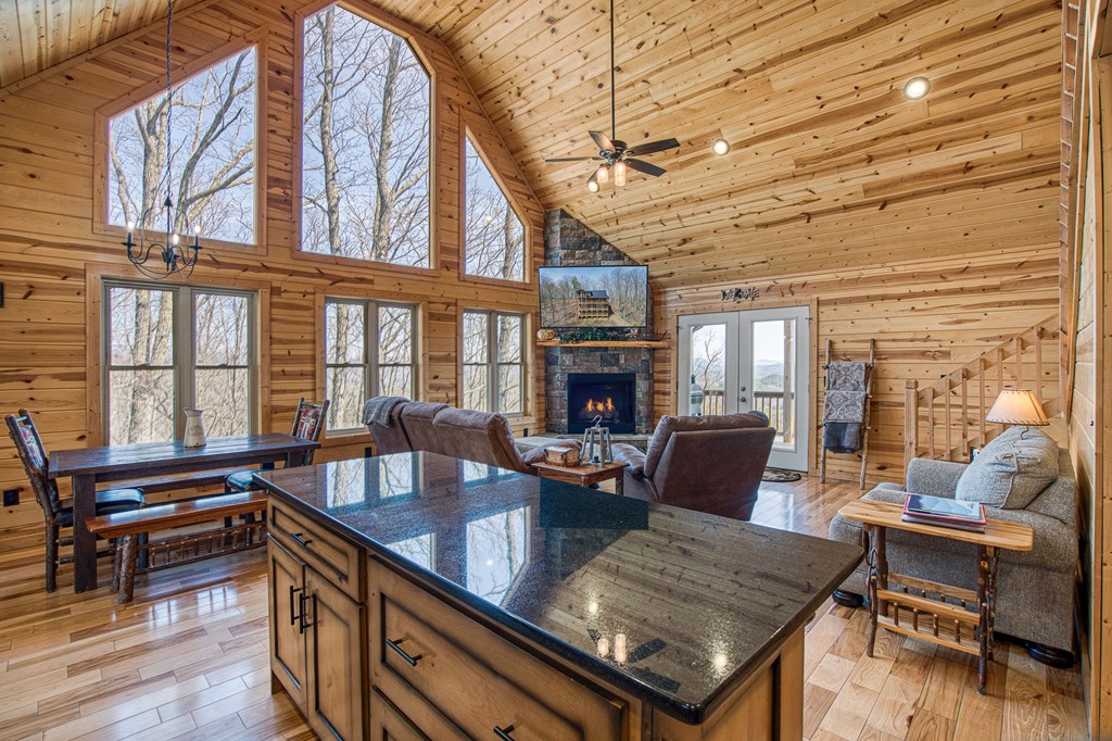 417525 Murphy Residential