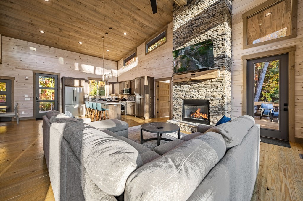 417529 Morganton Residential