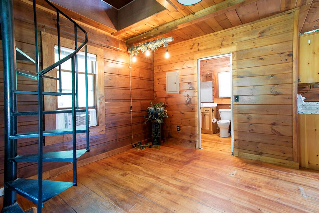 417541 Hayesville Residential