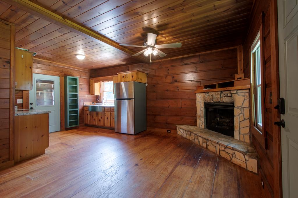 417541 Hayesville Residential