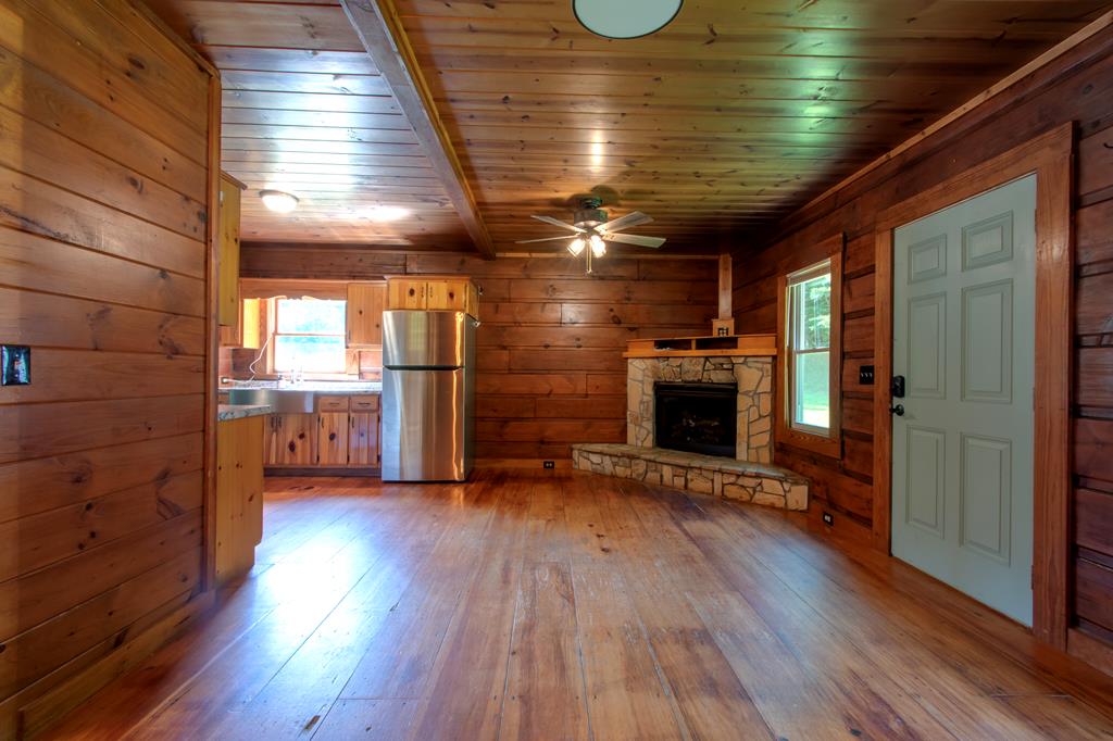 417541 Hayesville Residential