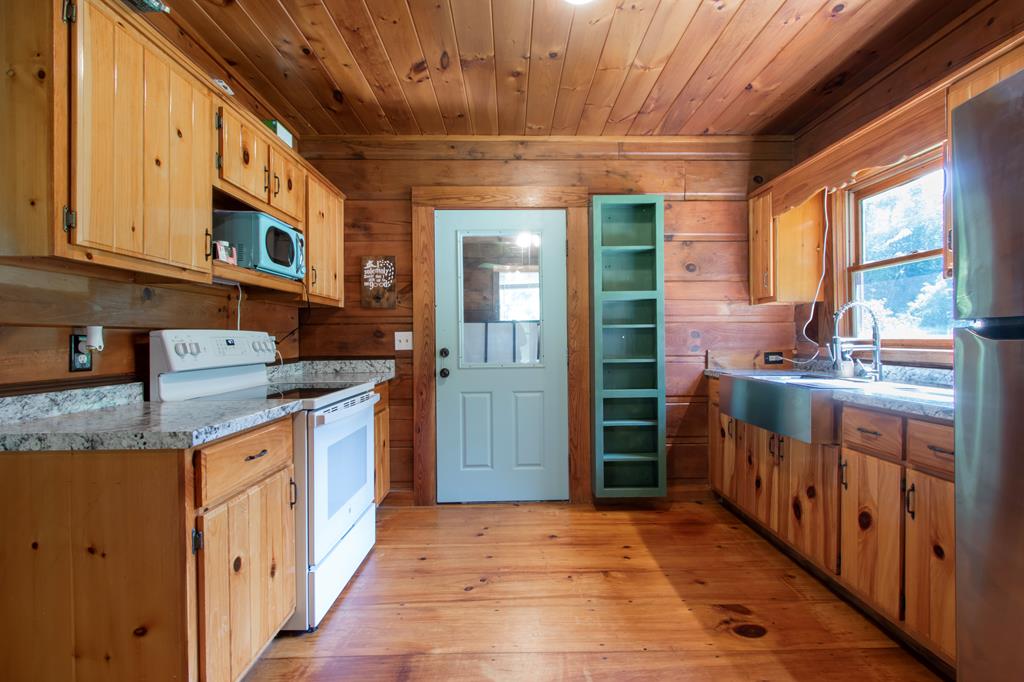 417541 Hayesville Residential