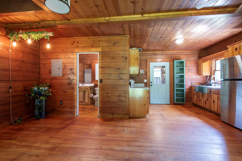 417541 Hayesville Residential