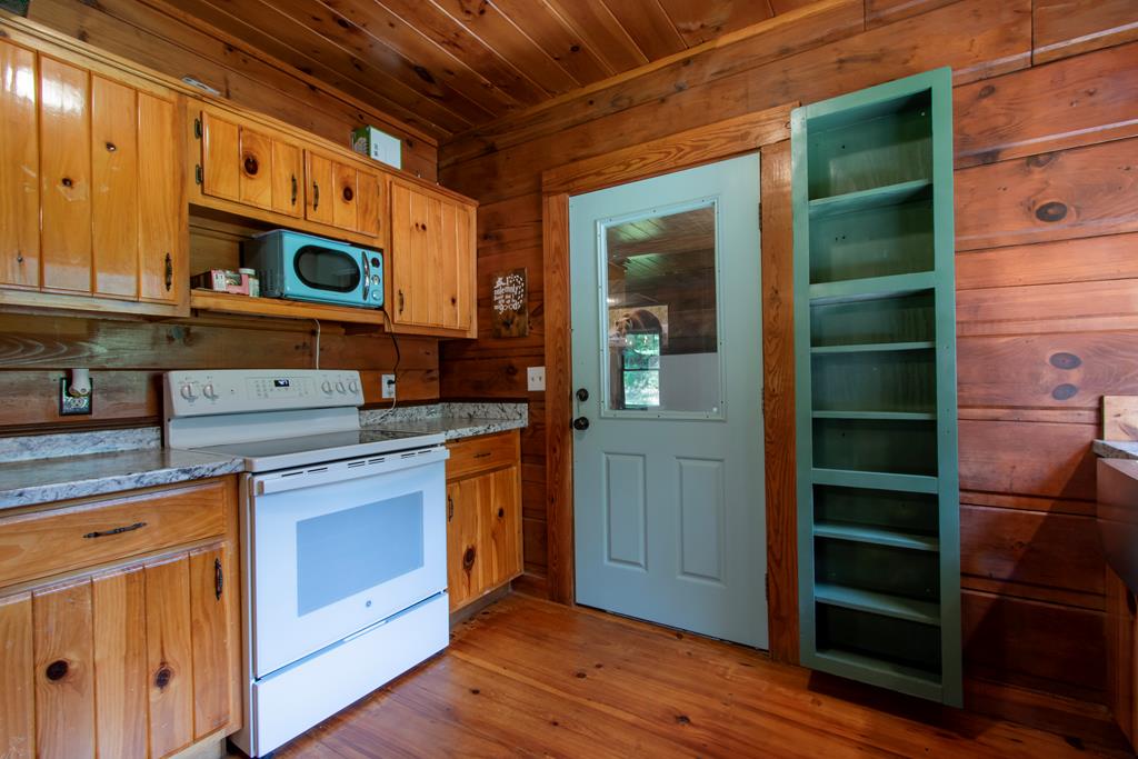 417541 Hayesville Residential