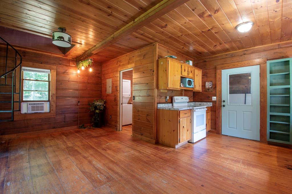 417541 Hayesville Residential