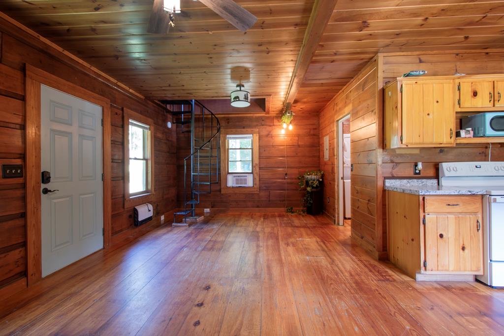 417541 Hayesville Residential