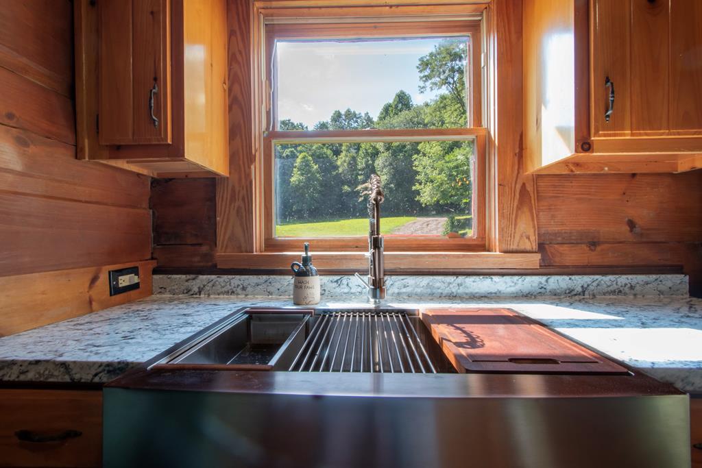 417541 Hayesville Residential