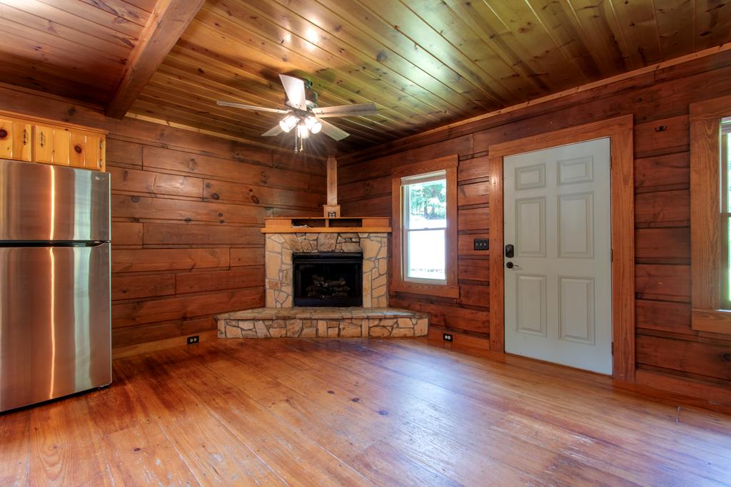 417541 Hayesville Residential