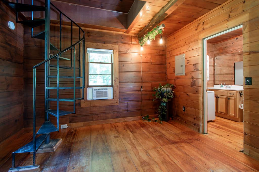 417541 Hayesville Residential