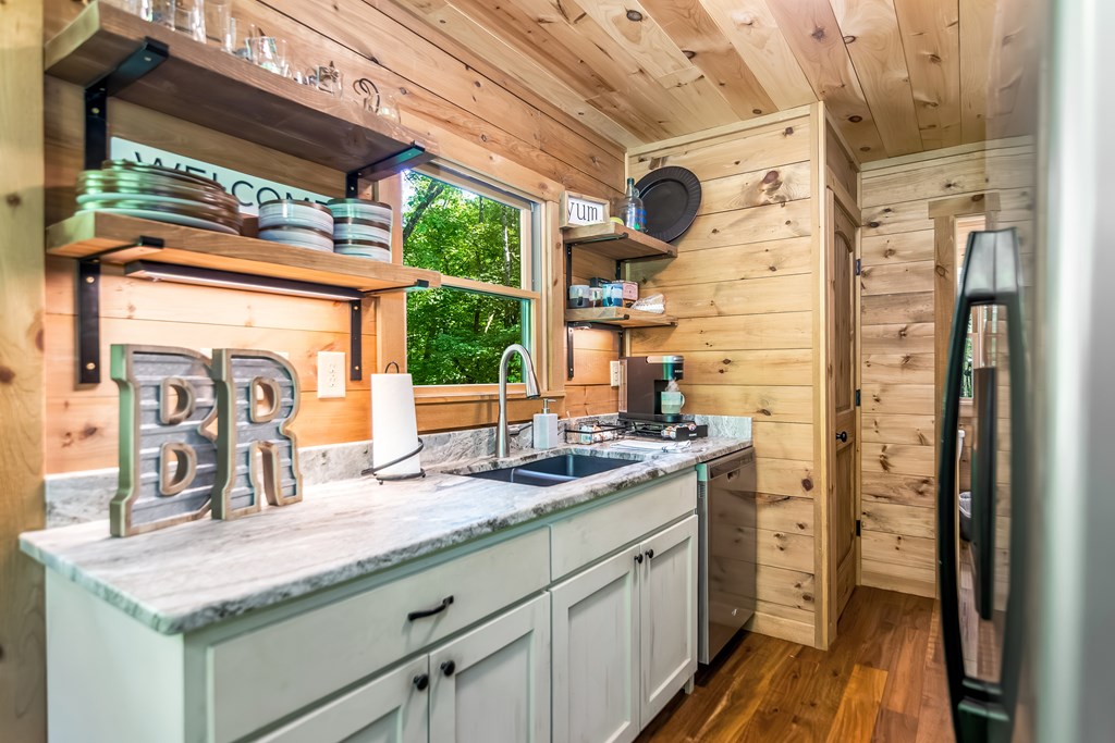 417552 Blue Ridge Residential