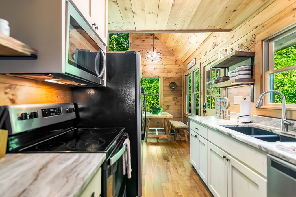 417552 Blue Ridge Residential