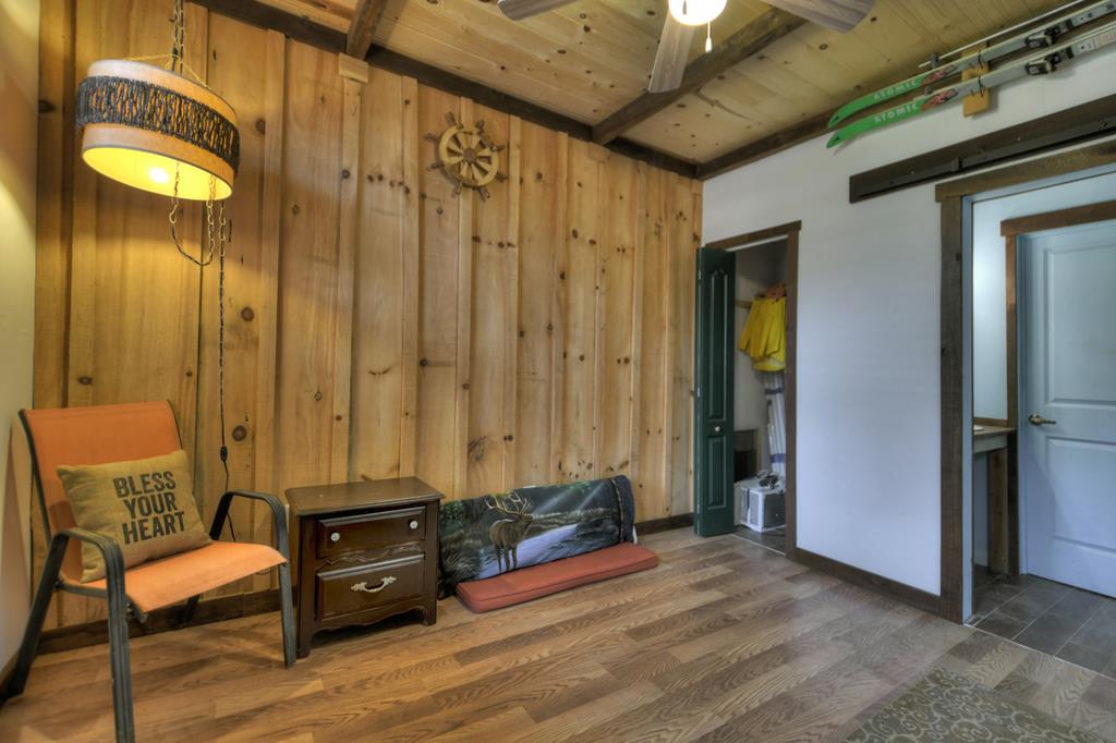 417555 Blue Ridge Residential