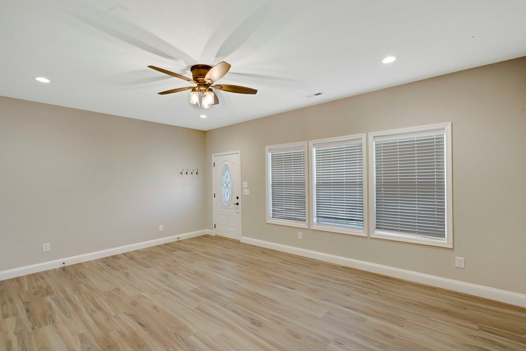 417558 Hayesville Residential