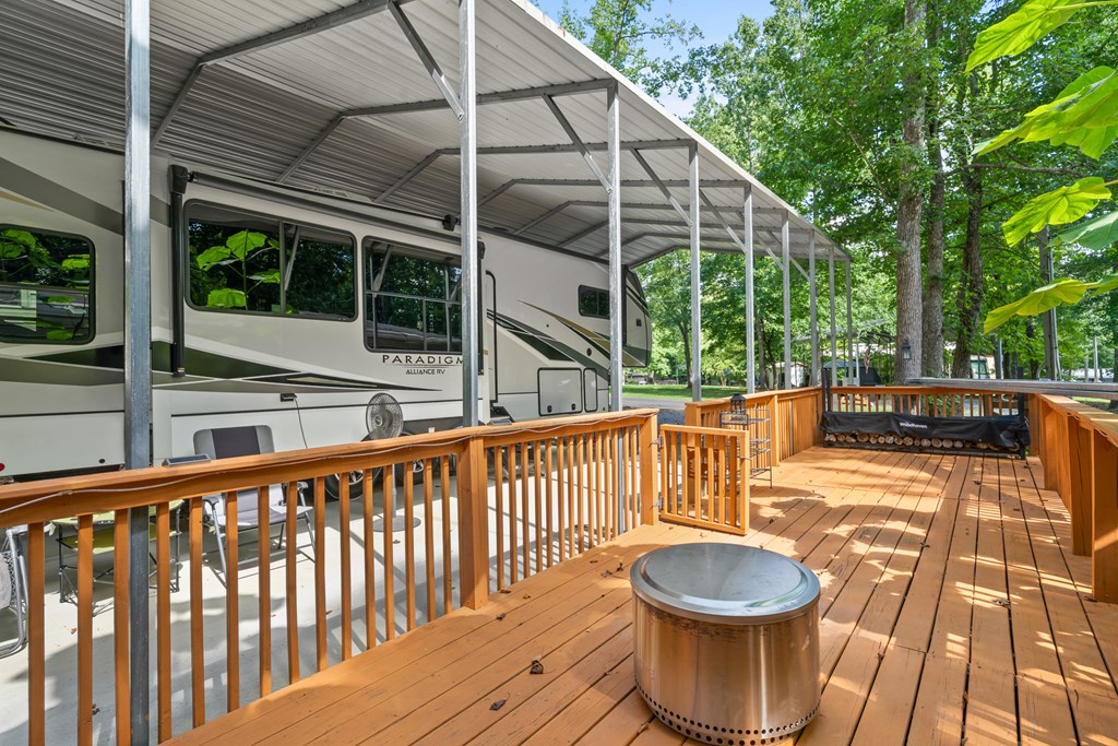 417560 Chatsworth Residential