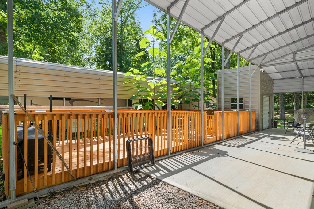 417560 Chatsworth Residential