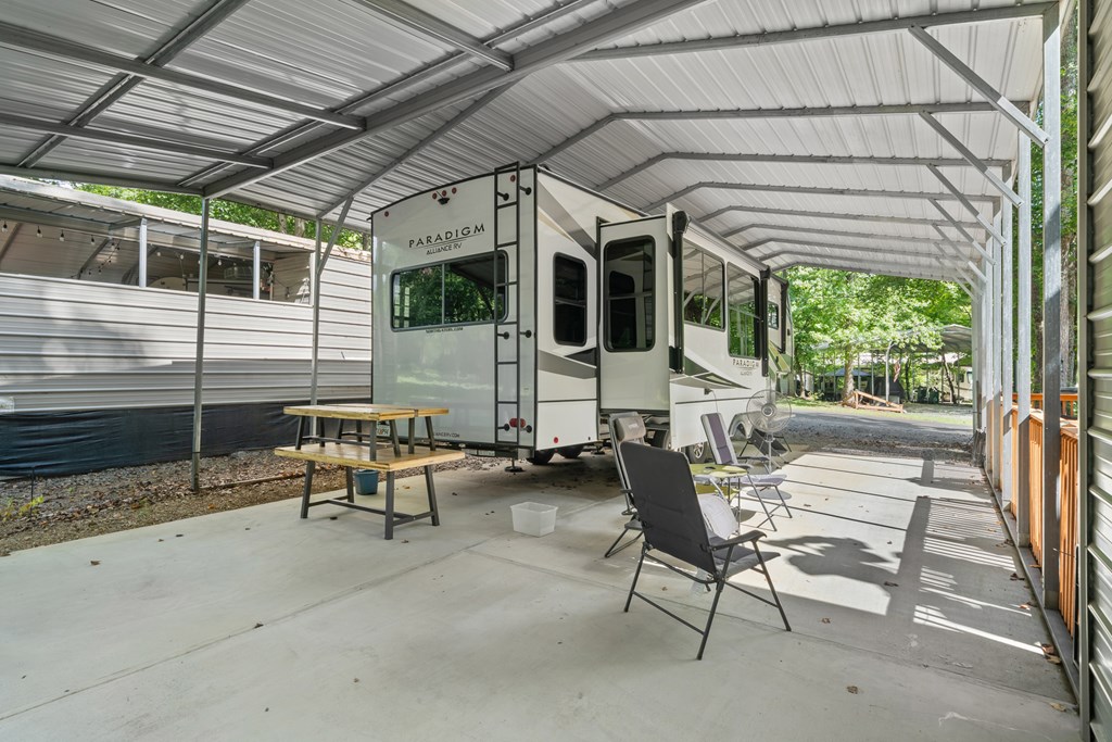 417560 Chatsworth Residential