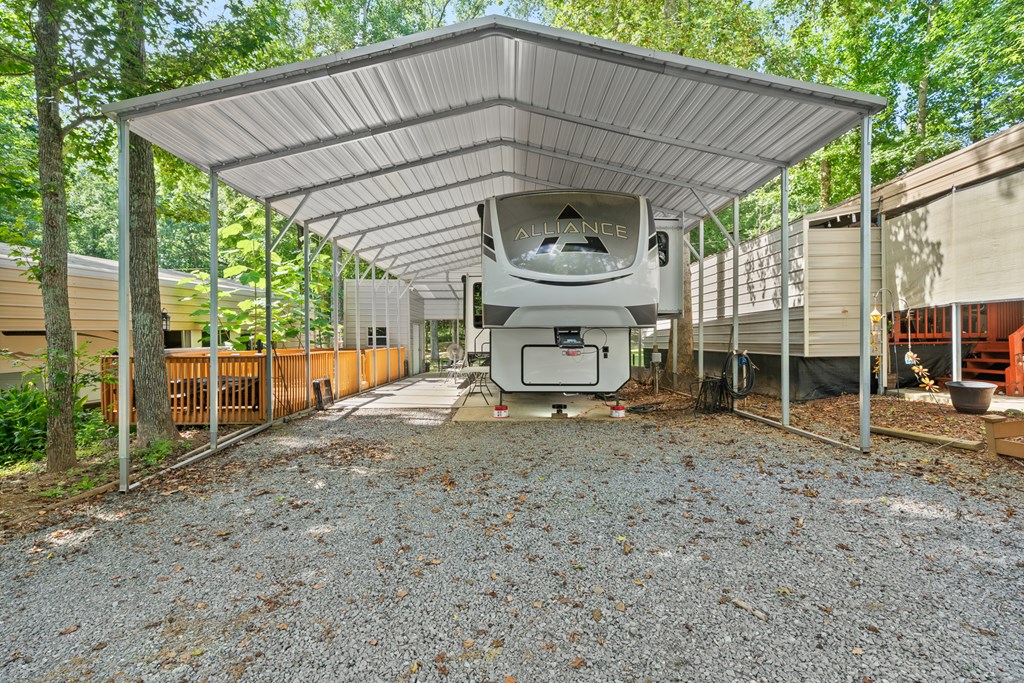 417560 Chatsworth Residential