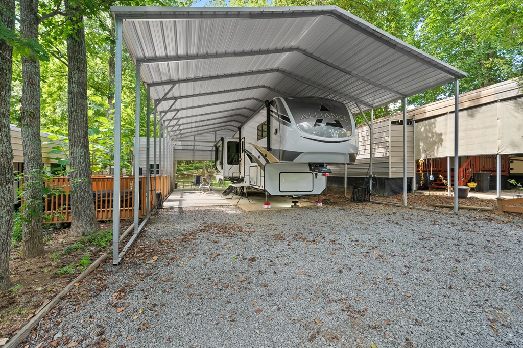 417560 Chatsworth Residential