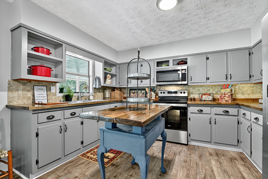417579 Blue Ridge Residential