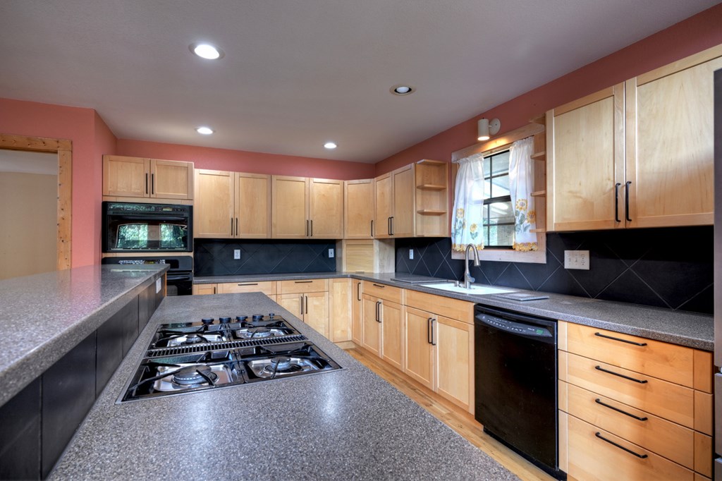417584 Blue Ridge Residential